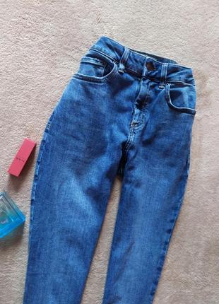 Шикарні якісні щільні укорочені джинси скінні3 фото