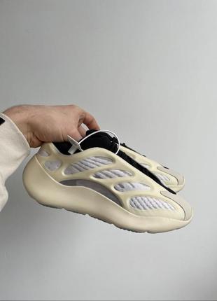 Женские кроссовки adidas yeezy boost 700 v3 azael 36-37-38-39-40-412 фото