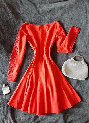 Красива червона сукня. червоне плаття, червоне плаття