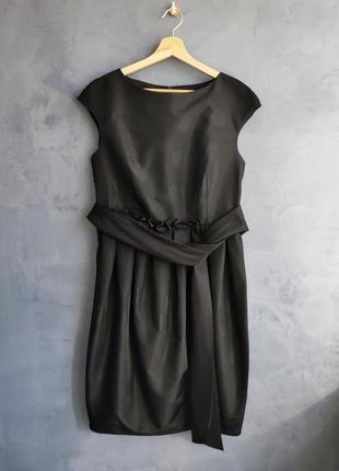 Красивое атласное нарядное черное платье с поясом в крупный горох bovona