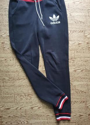 Спортивні штани adidas розмір