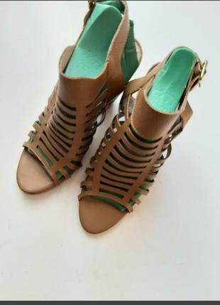 Стильные босоножки steve madden