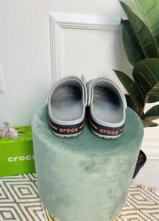 Оригинальные кроксы по самой низкой цене. crocs crocband ligh grey navy. все размеры3 фото