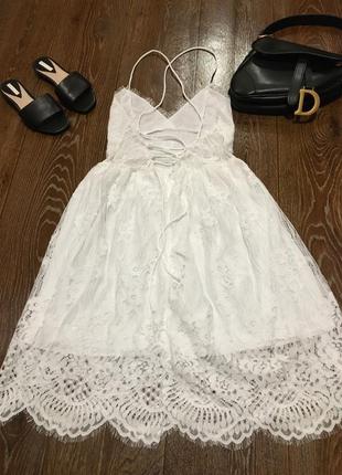 Нежнейшее белоснежное кружевное платье сарафан с завязками на спине4 фото