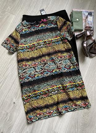 Яркое платье boohoo