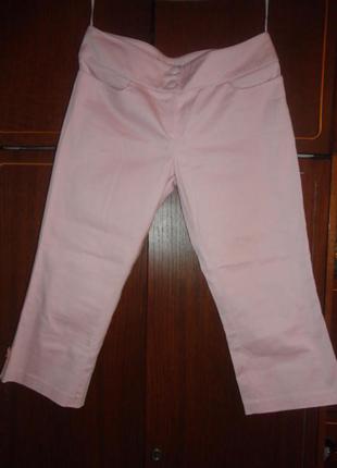 Красиві капрі ніжно-рожевого кольору