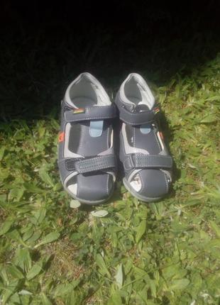 Босоніжки фірми ytop