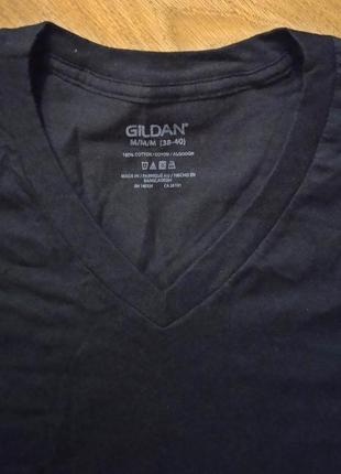 Чоловічі футболки з v-подібним вирізом gildan. куплені в сша4 фото