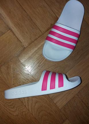 Шлепанцы, сланцы adidas 31р. оригинал.