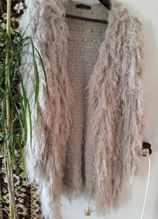 Кардіган -шубка,бахрома.
