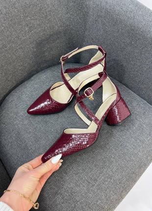 Туфлі з натуральної лакованої шкіри з тисненням під рептилію каблук 6 см