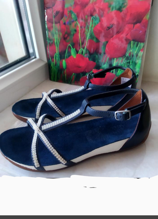 Босоножки верх и стелька натуральная кожа бренда clarks uk 3,5 eur 361 фото