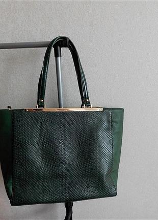 Сумка роскошного зеленого цвета