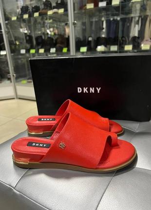 Босоніжки шльопанці сандалі dkny оригінал1 фото