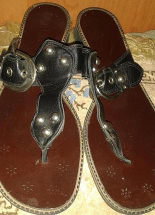 Чорні мякі вєтнамки bata р39