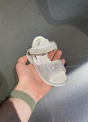 Сандалі босожніжки взуття дитяче