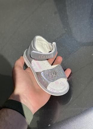 Сандалі босоніжки взуття літо