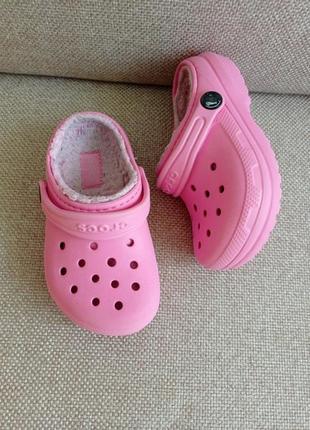 Шльопанці утеплені крокси crocs c9 розм.25,5-26 (15,5см) оригінал1 фото