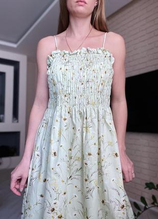 Платье h&m катоновое миди салатовое сукня міді миди на бретельках в цветы квіти5 фото