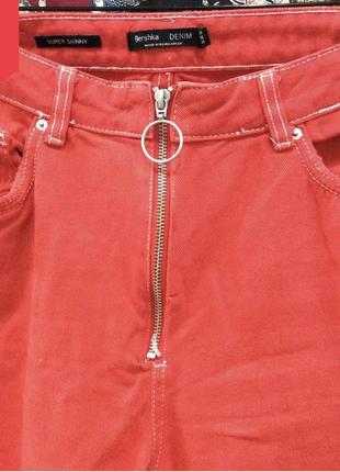 Рваные красные джинсы2 фото