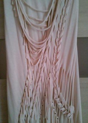 Платье с изюминкой на спине. размер s.