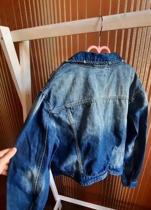Джинсовці,джинсова куртка з потертостями4 фото