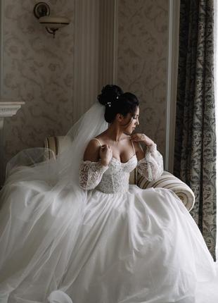 Весільна сукня