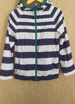 Легенька куртка на 8-10 років