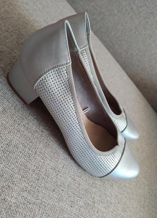 👍👍👍остання колекція sergio leone фірмові туфельки сріблястого кольору