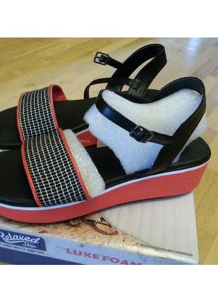 Жіночі босоніжки skechers на платформі - 41р.