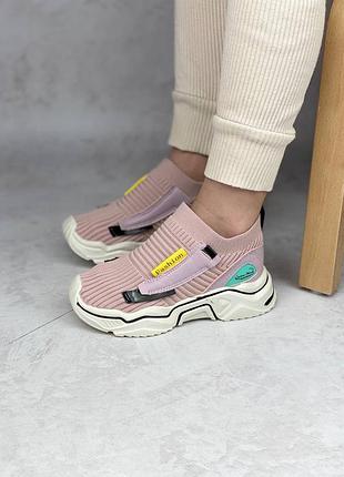 Трендові кросівки yeezyboost!