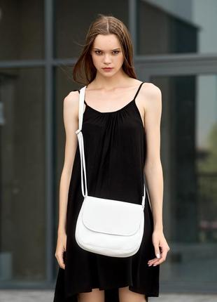 Стильна біла сумка для дівчини -лаконічний і місткий для прогулянки та зустрічей