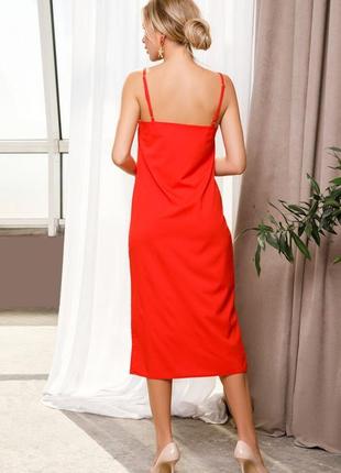 Красное платье-комбинация на бретельках3 фото