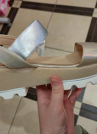 Босоніжки жіночі стильні