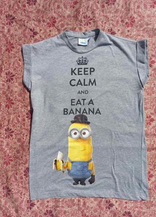 Футболка серая keep calm eat a banana с миньеном