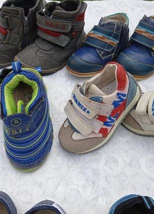 Взуття для хлопчика кросівки тапки босоніжки черевики6 фото