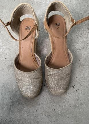 Босоніжки еспадрильі h&m