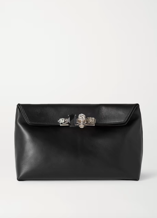 Шкіряна жіноча сумка alexander mcqueen four ring embellished leather pouch, black2 фото