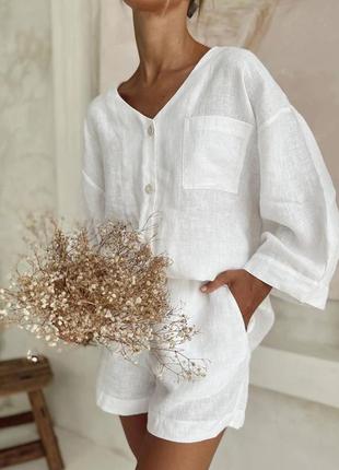Женский белый костюм шорты + рубашка жатый лен