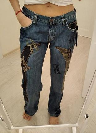 Джинсы с лого gianfranco ferre