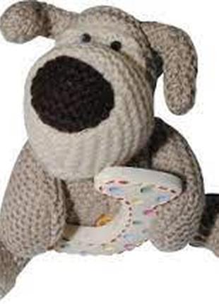 Вязанный щенок boofle с буквой j archies. высота 15 см.