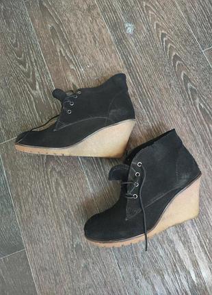 Замшеві ботільони