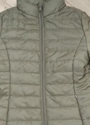 Демісезонна куртка, колір-хакі.