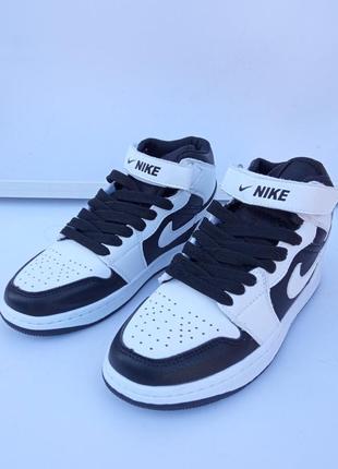 Кроссовки nike air jordan 1 mid white black tuxedo3 фото