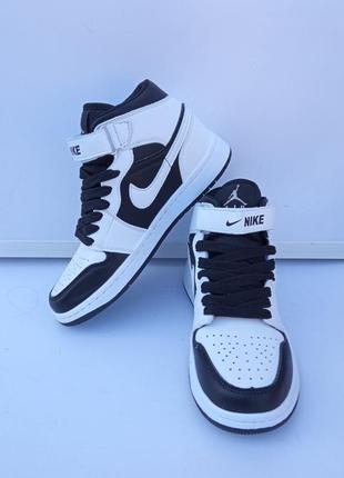 Кроссовки nike air jordan 1 mid white black tuxedo4 фото