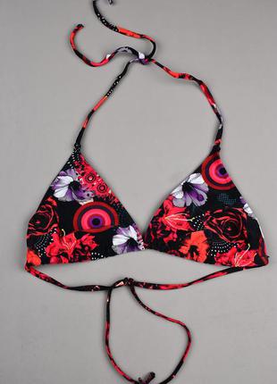 Очень красивый верх от купальника