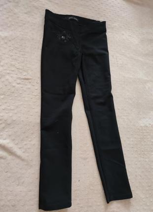 Чорні штани