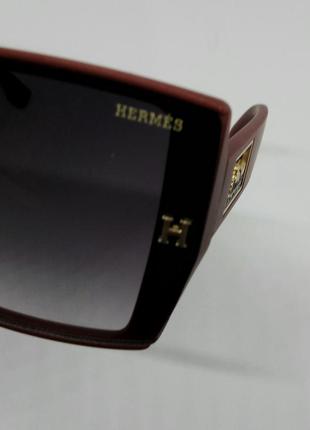 Hermes стильні жіночі сонцезахисні окуляри чорний градієнт у бордовій матовою оправі9 фото