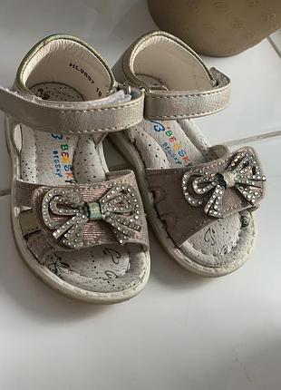 Босоніжки для дівчинки 19 р. 12,5 см