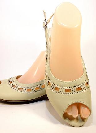 Нарядні босоніжки жіночі бежеві. розмір 37-41.